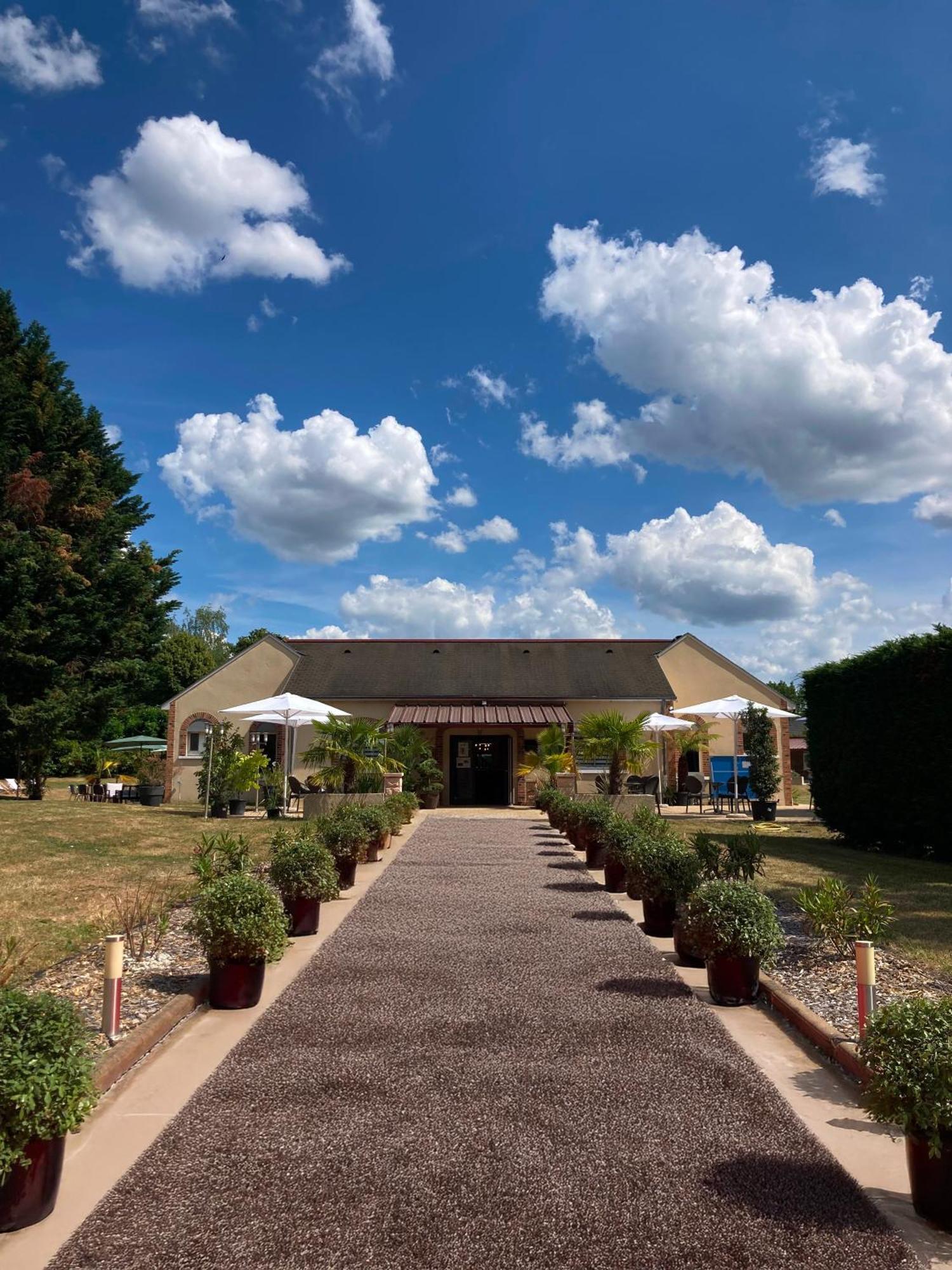Hotel - Domaine De La Blanchardiere - Le Mans Change  Exterior photo